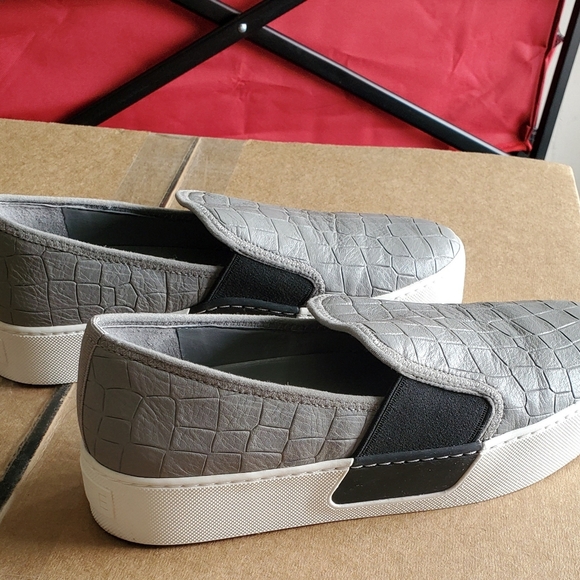 1. STATE Waylon Slip-On Sneaker, Size 6.5M - Picture 3 of 4